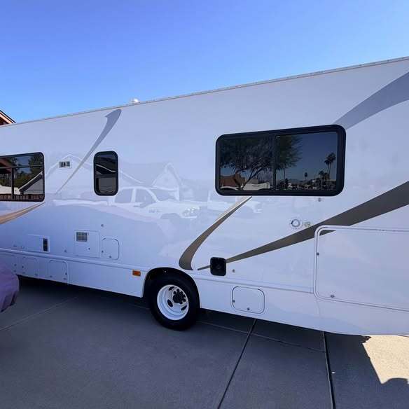 2014 Thor Motor Coach FOUR WINDS MAJESTIC 28A in gilbert AZ