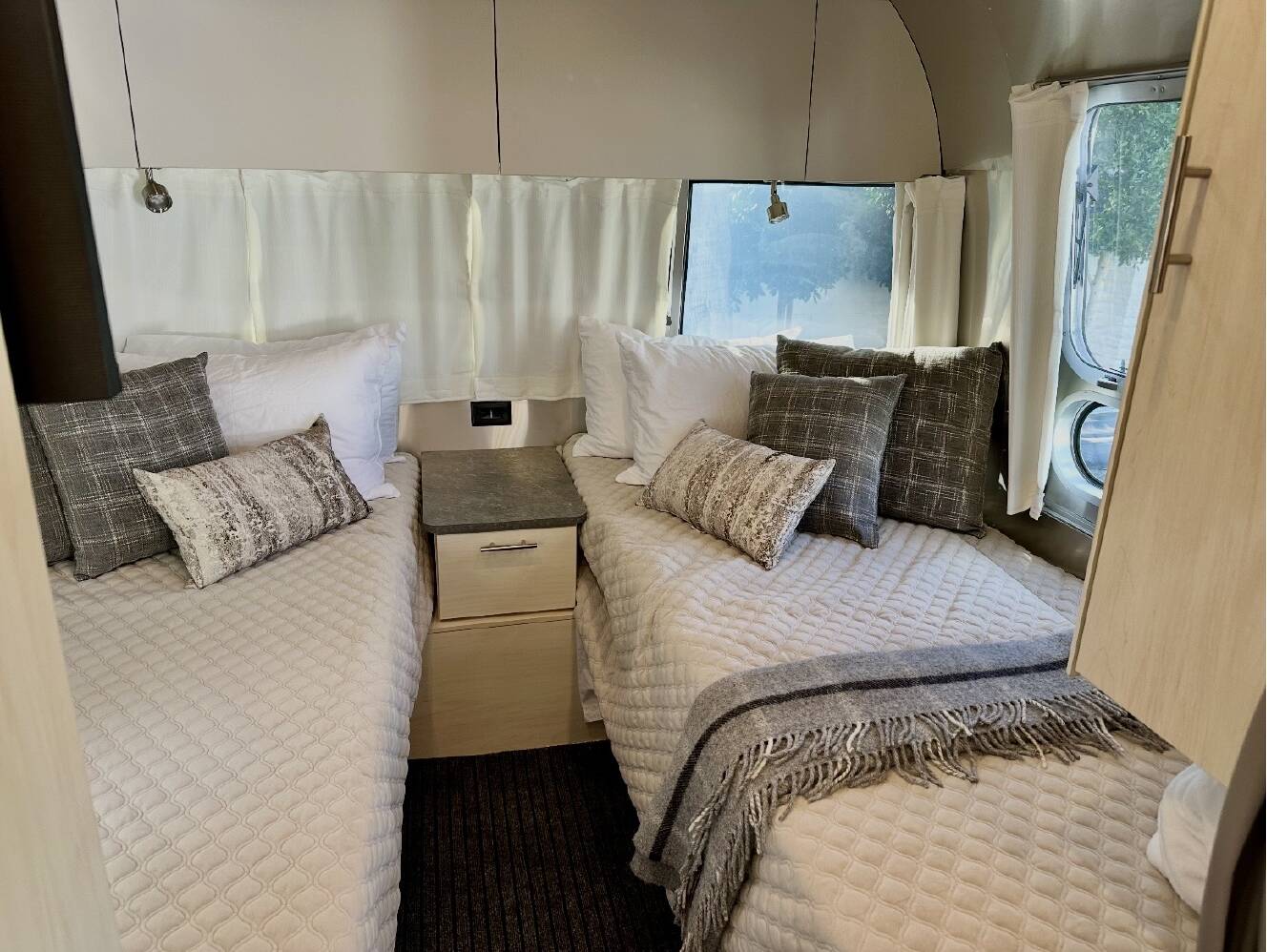 A photo of this 2023 Airstream FLYING CLOUD 23FB