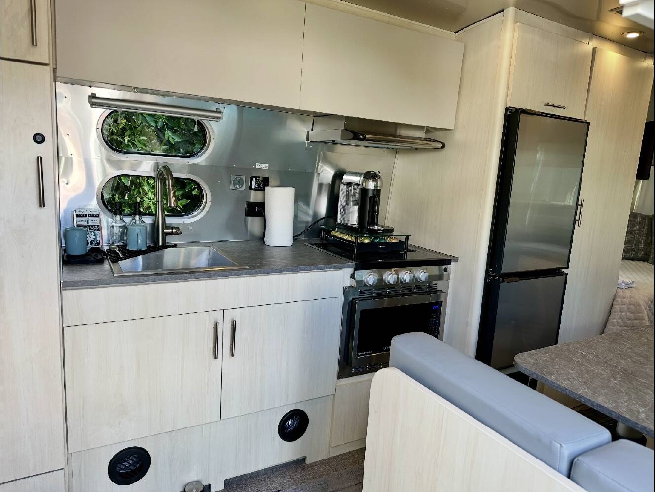 A photo of this 2023 Airstream FLYING CLOUD 23FB