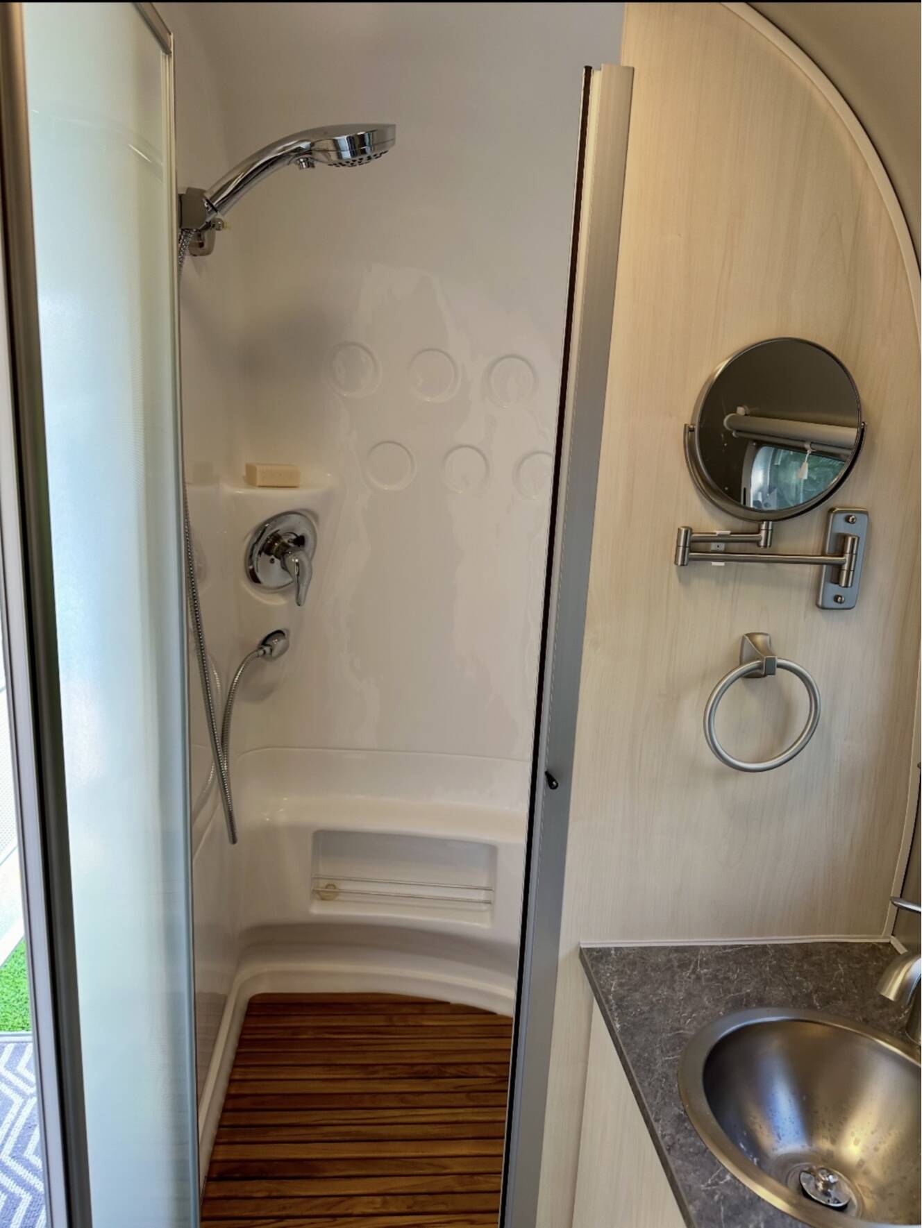 A photo of this 2023 Airstream FLYING CLOUD 23FB