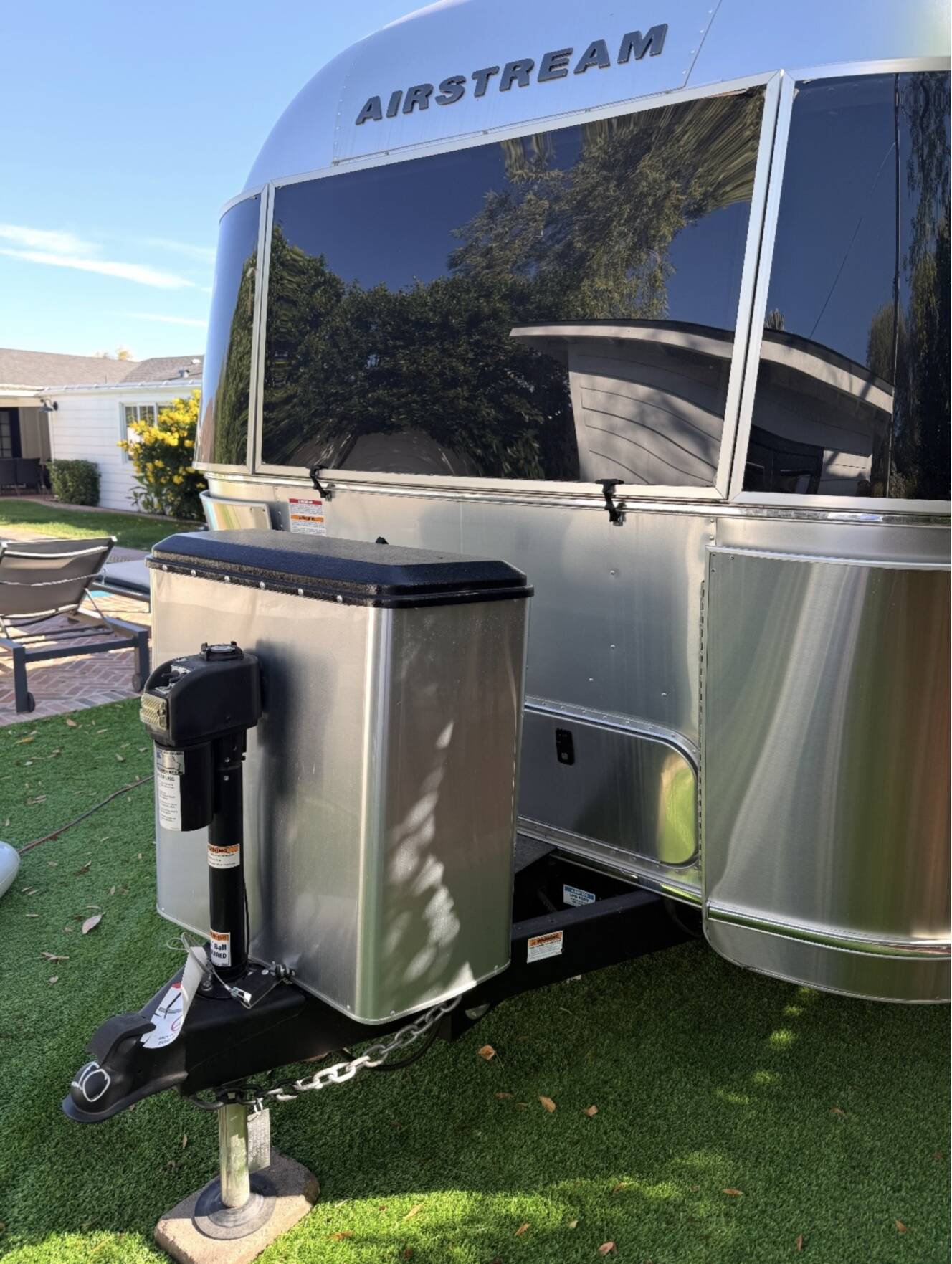 A photo of this 2023 Airstream FLYING CLOUD 23FB