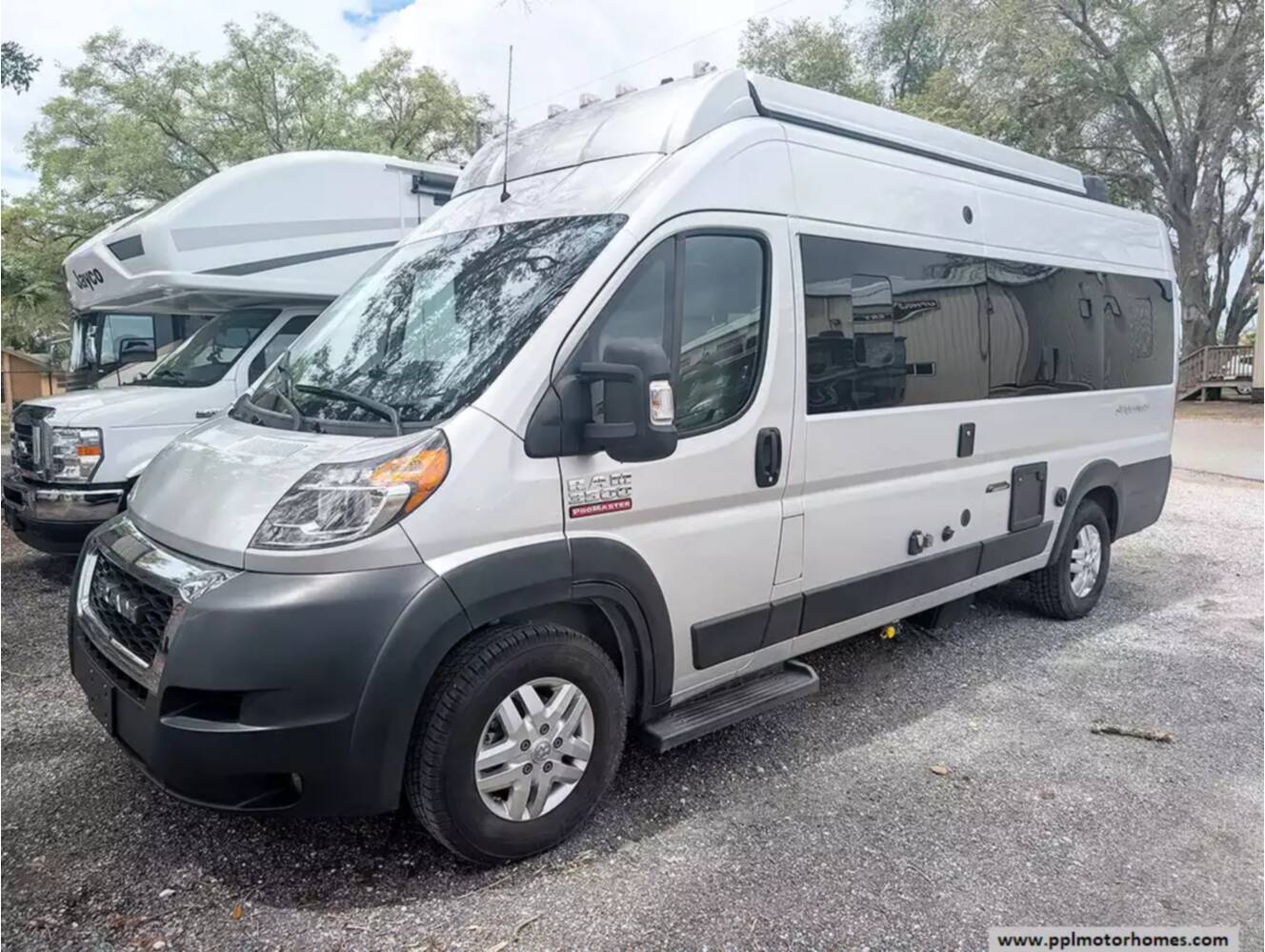 A photo of this 2022 Thor Sequence Promaster 20J ROOFTOP