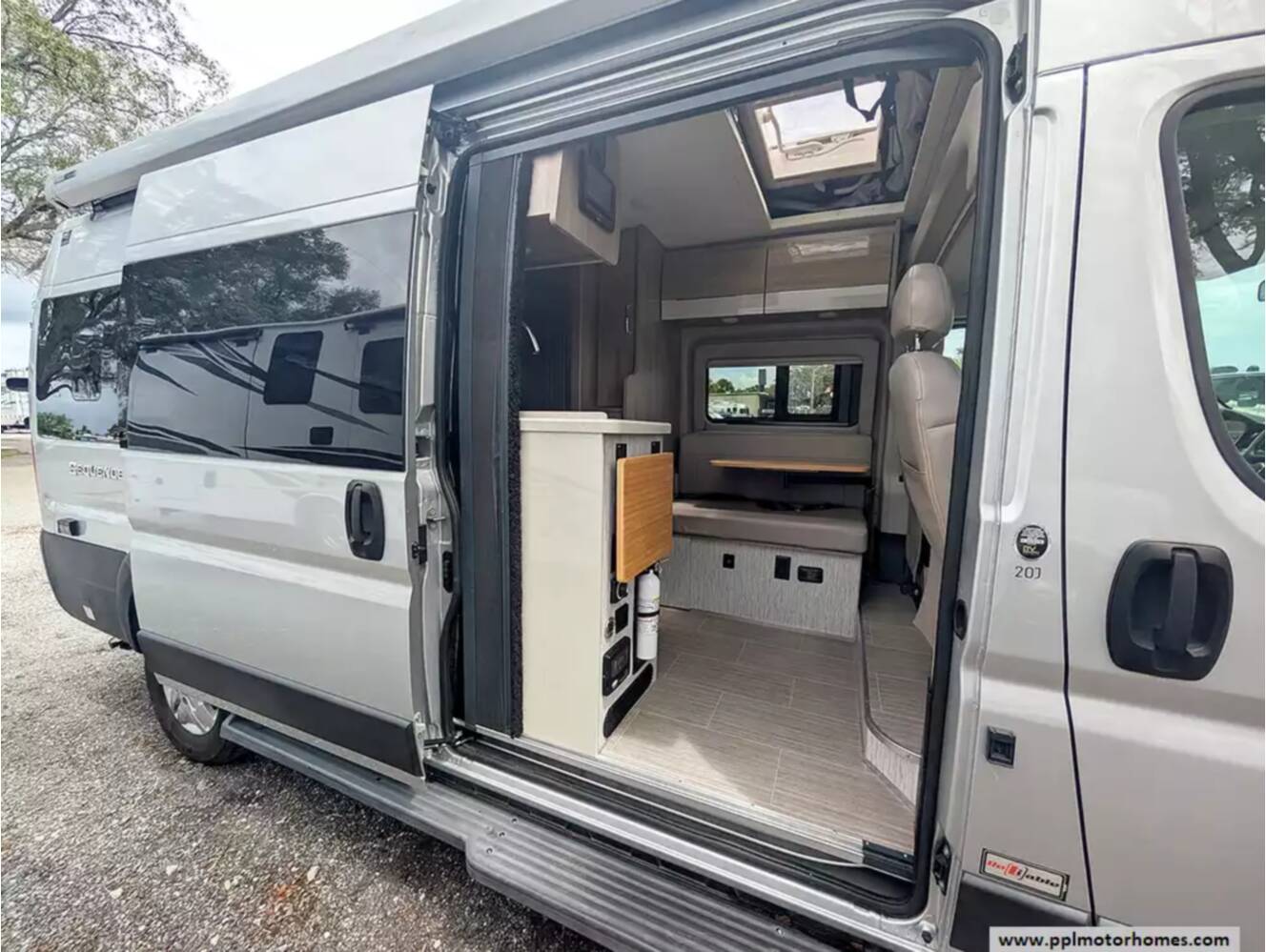 A photo of this 2022 Thor Sequence Promaster 20J ROOFTOP