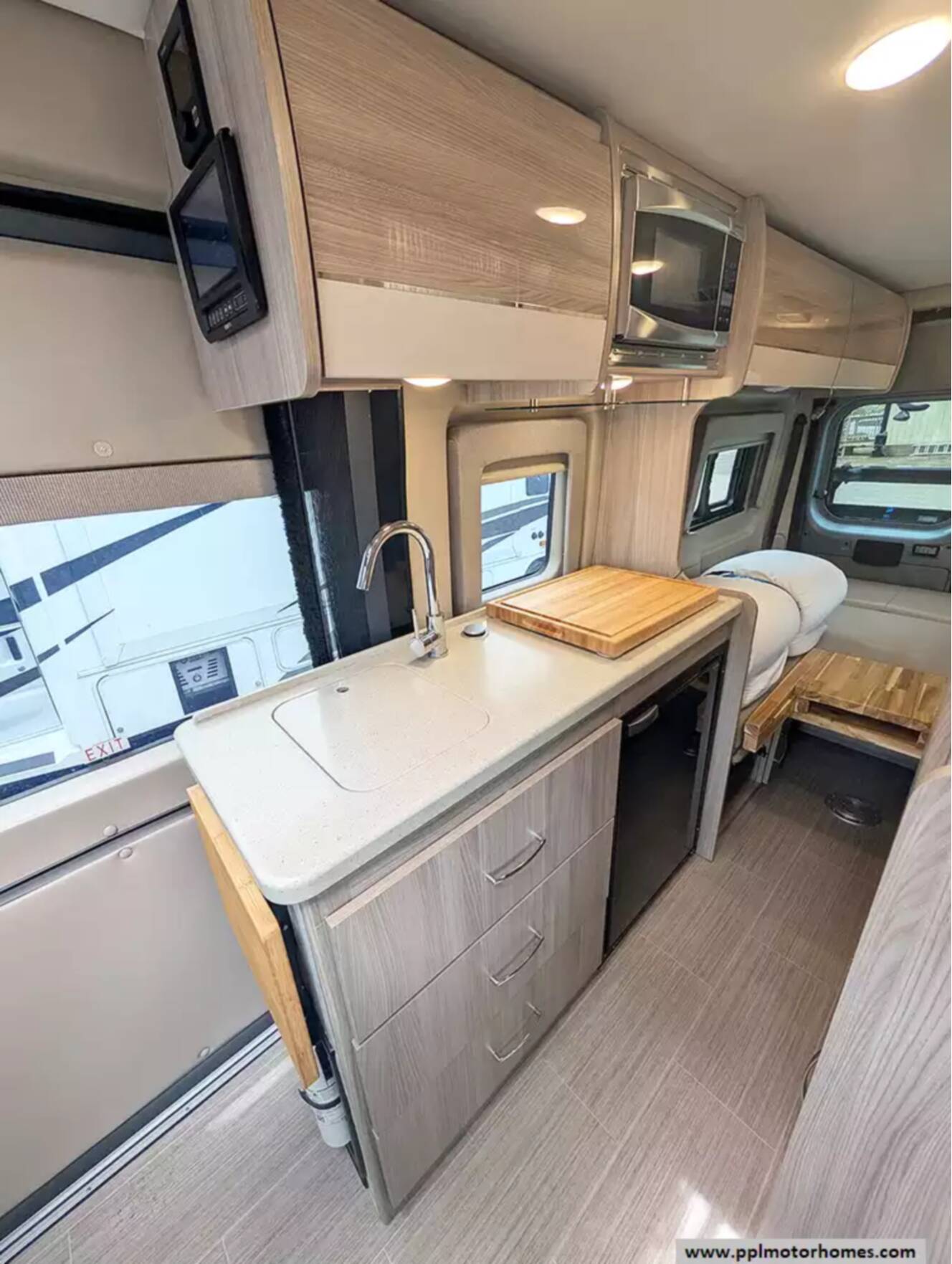 A photo of this 2022 Thor Sequence Promaster 20J ROOFTOP