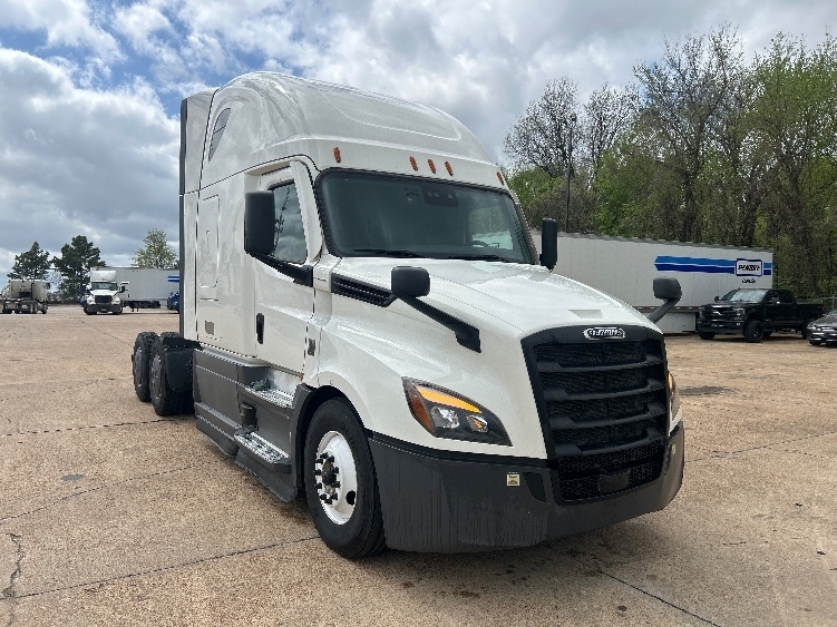 2023 FREIGHTLINER CASCADIA 126 in Memphis, TN