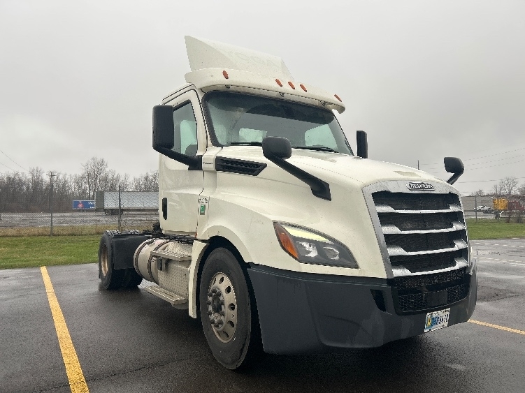 2019 FREIGHTLINER CASCADIA 126 in Elmira, NY
