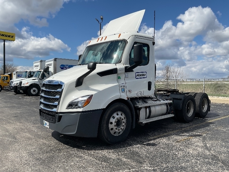 2020 FREIGHTLINER CASCADIA 116 in Middlefield, OH