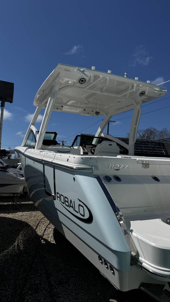 2026 Robalo R277 in islip terrace NY