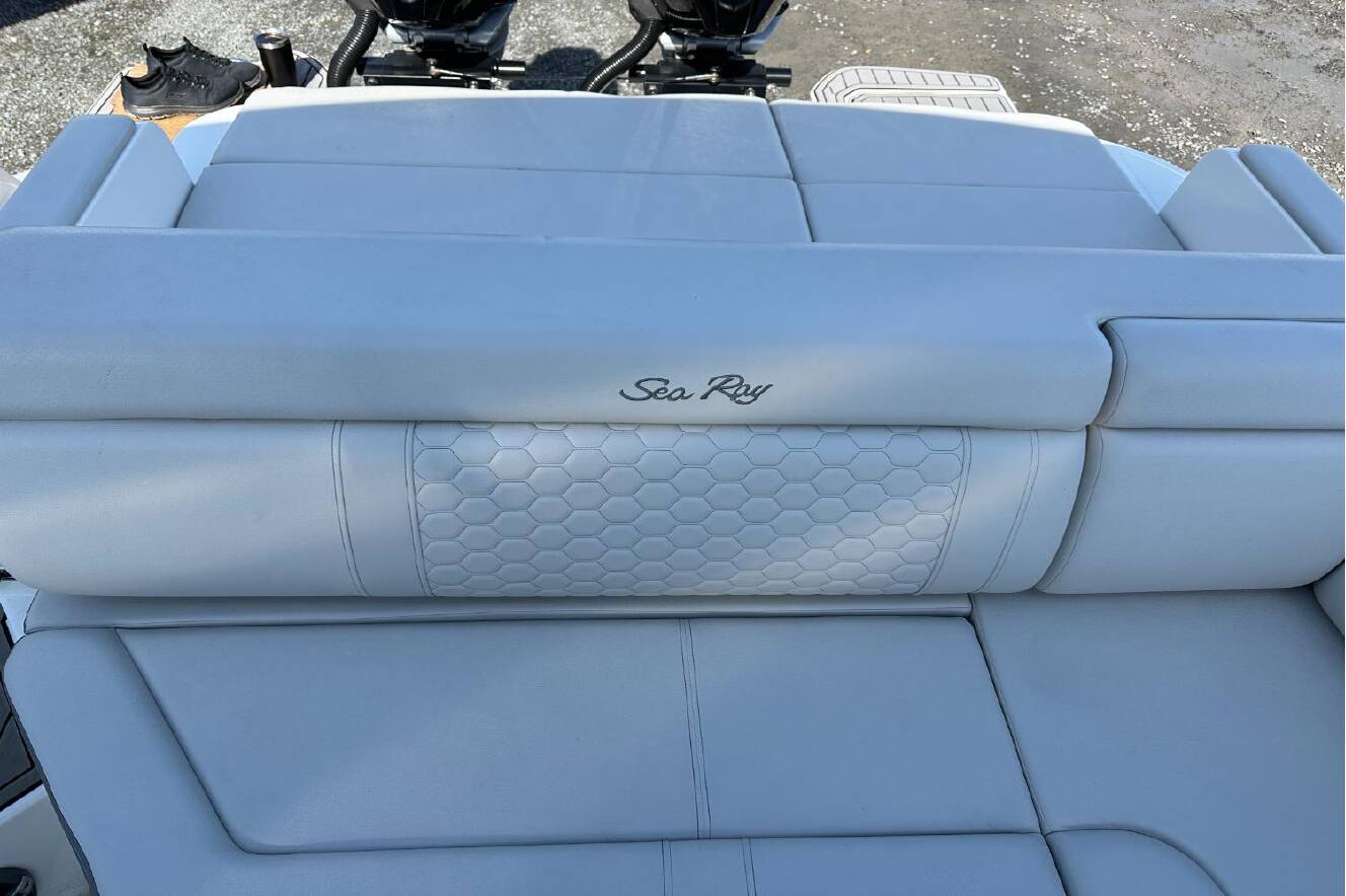 A photo of this 2023 Sea Ray SDX 290 Outboard