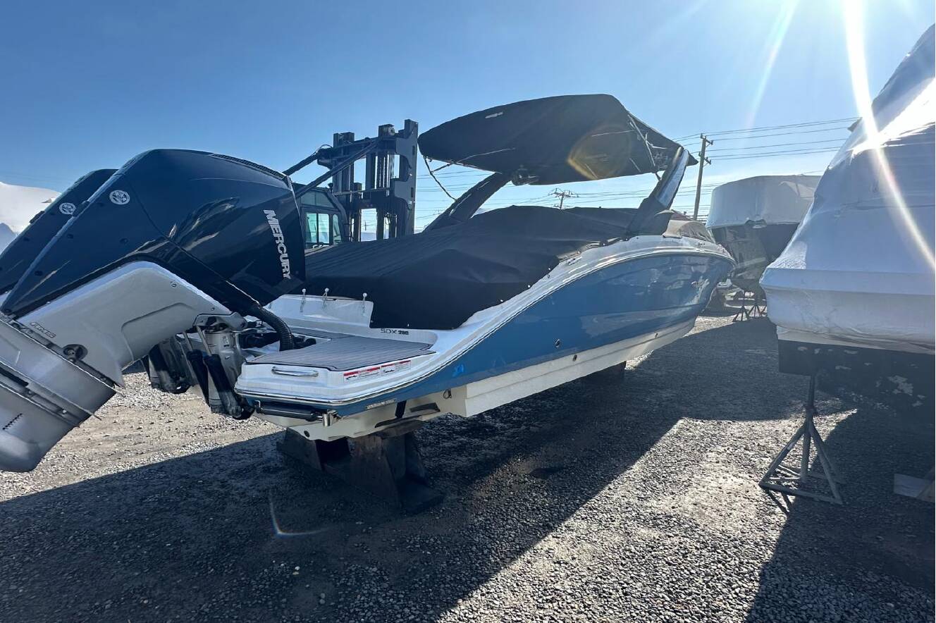 A photo of this 2023 Sea Ray SDX 290 Outboard