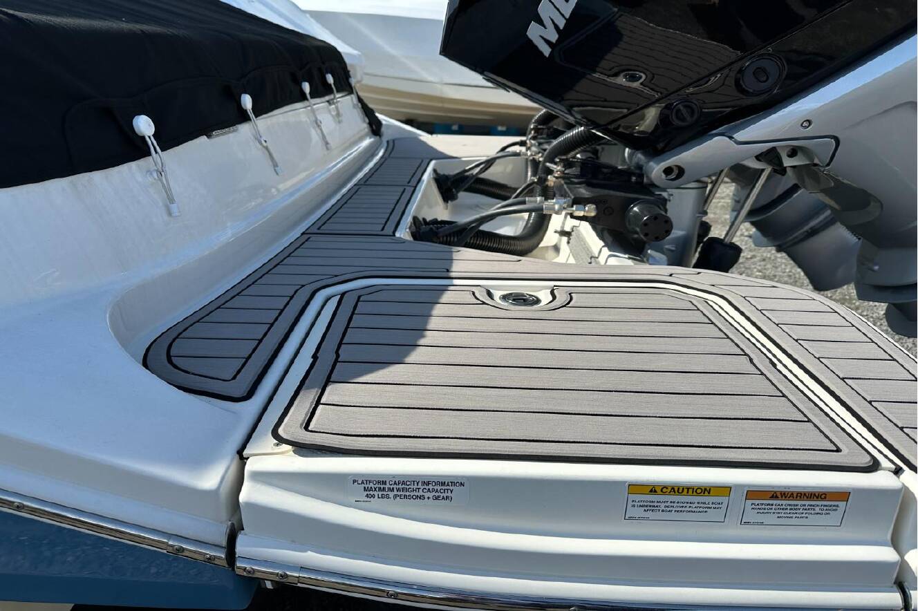A photo of this 2023 Sea Ray SDX 290 Outboard