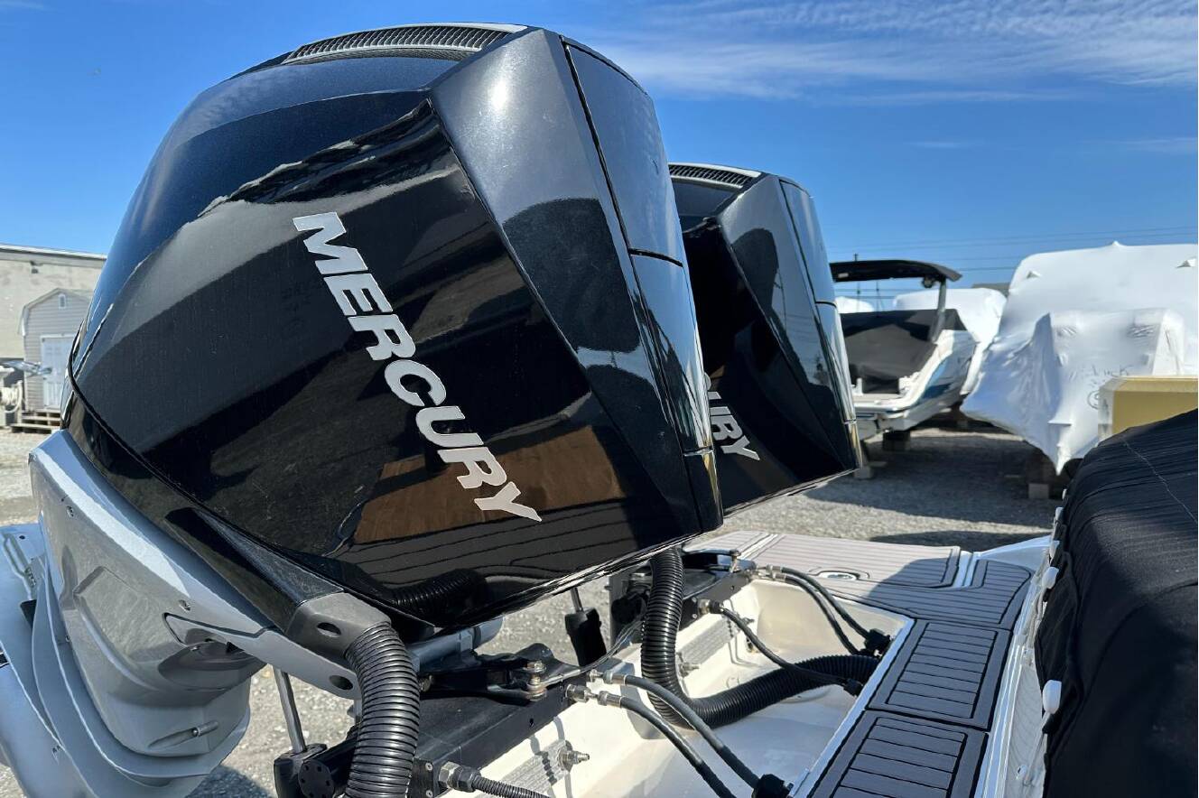 A photo of this 2023 Sea Ray SDX 290 Outboard