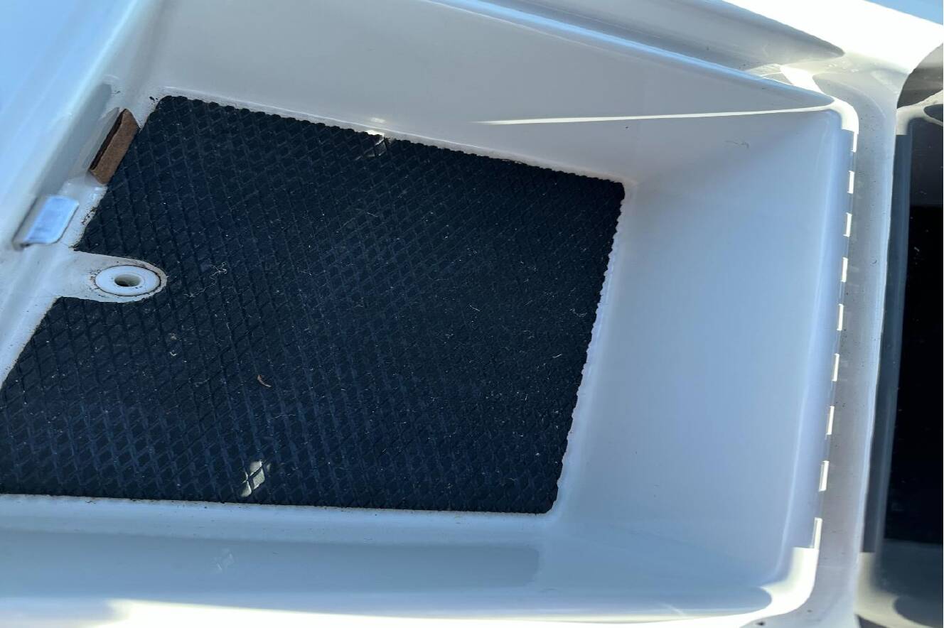 A photo of this 2023 Sea Ray SDX 290 Outboard
