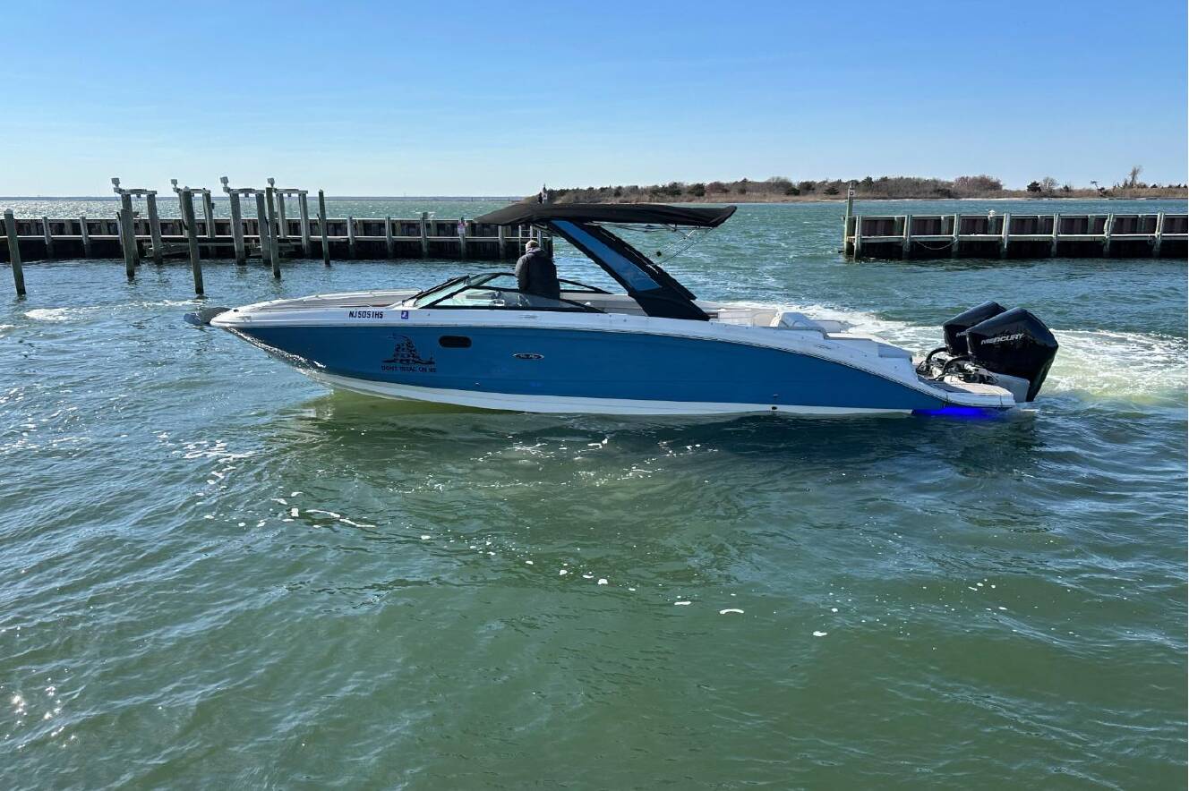A photo of this 2023 Sea Ray SDX 290 Outboard