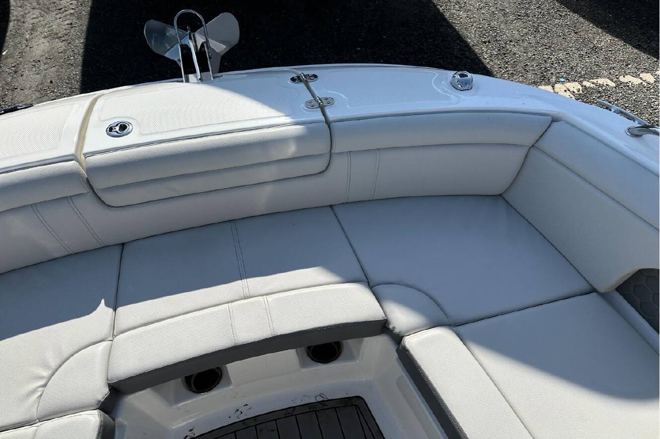 A photo of this 2023 Sea Ray SDX 290 Outboard