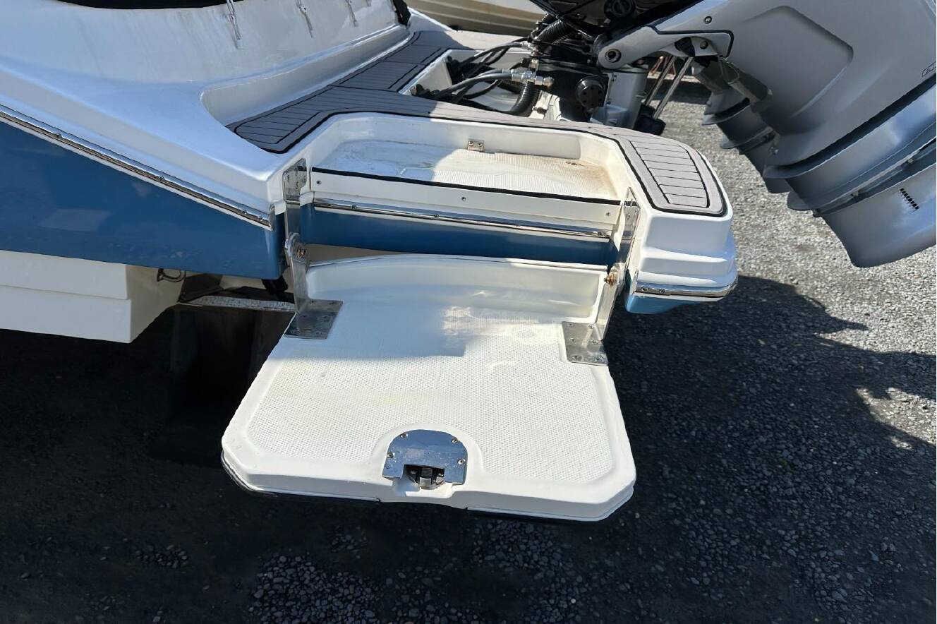 A photo of this 2023 Sea Ray SDX 290 Outboard