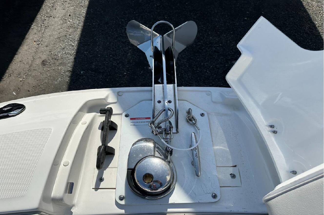 A photo of this 2023 Sea Ray SDX 290 Outboard
