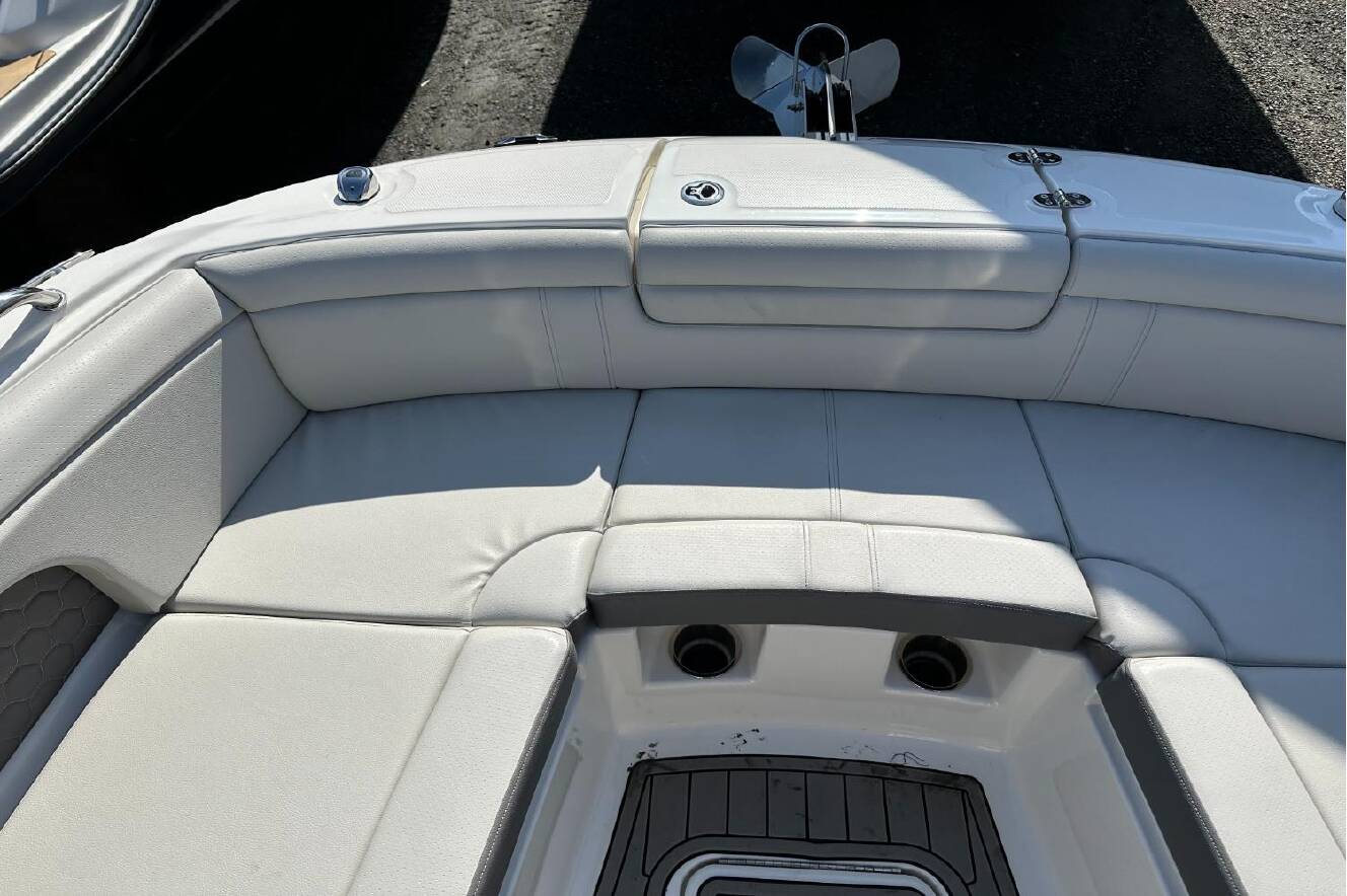A photo of this 2023 Sea Ray SDX 290 Outboard
