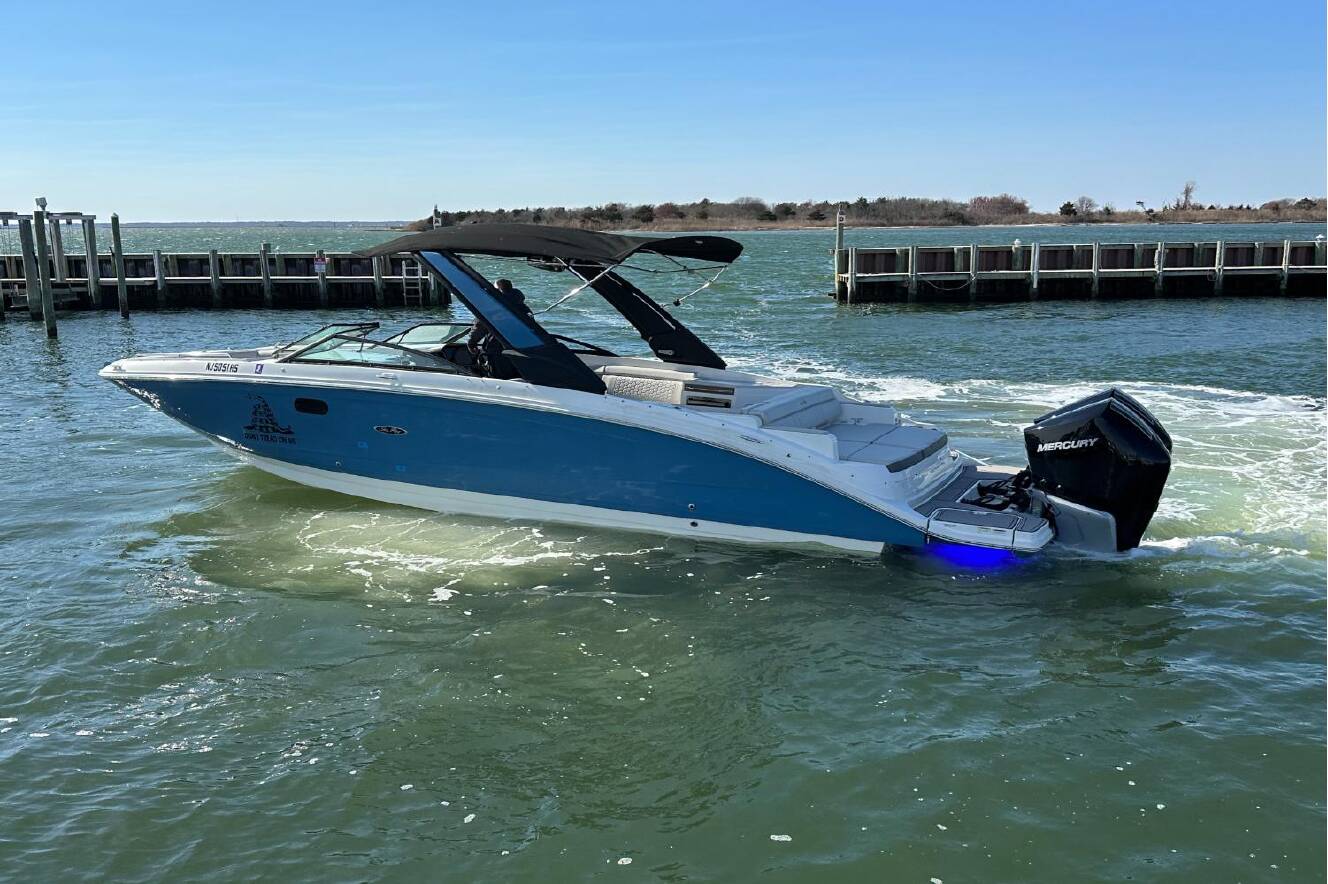 A photo of this 2023 Sea Ray SDX 290 Outboard