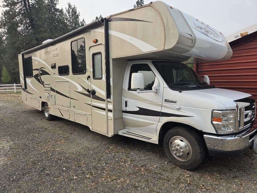 2014 Coachmen LEPRECHAUN 319MB FORD RV
