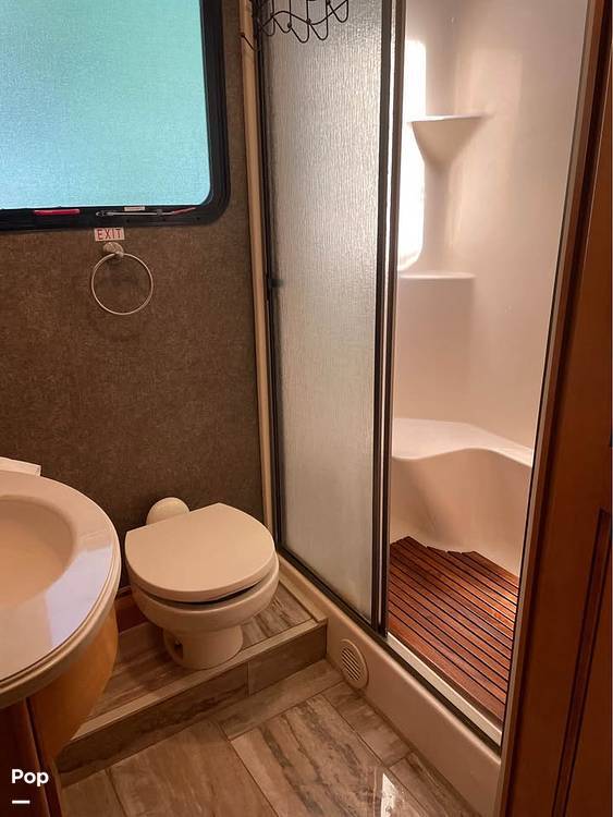 2017 Thor Motor Coach Venetian M37 in holly lake ranch TX