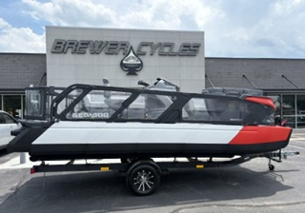 2024 Sea-Doo Switch® 19 - 170 hp COMPACT - 130 HP in henderson NC
