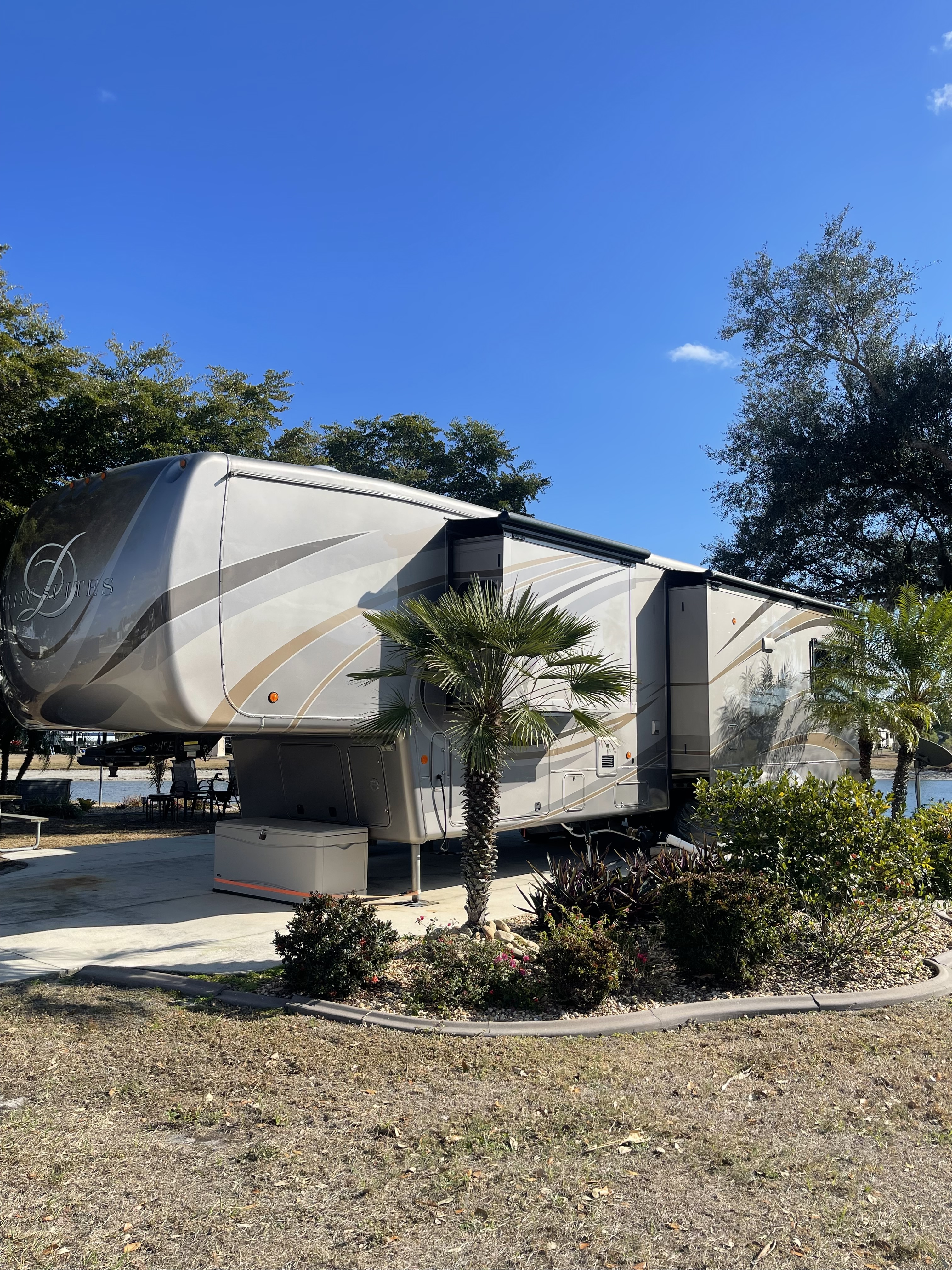 2016 DRV ELITE SUITES 44 HOUSTON RV