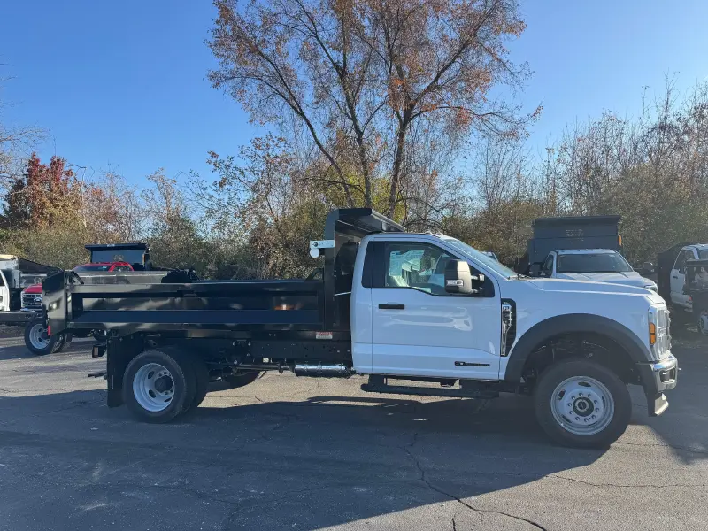 2025 FORD F550
