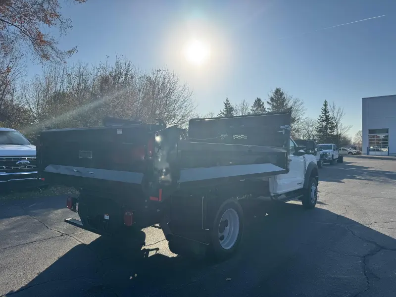 2025 FORD F550