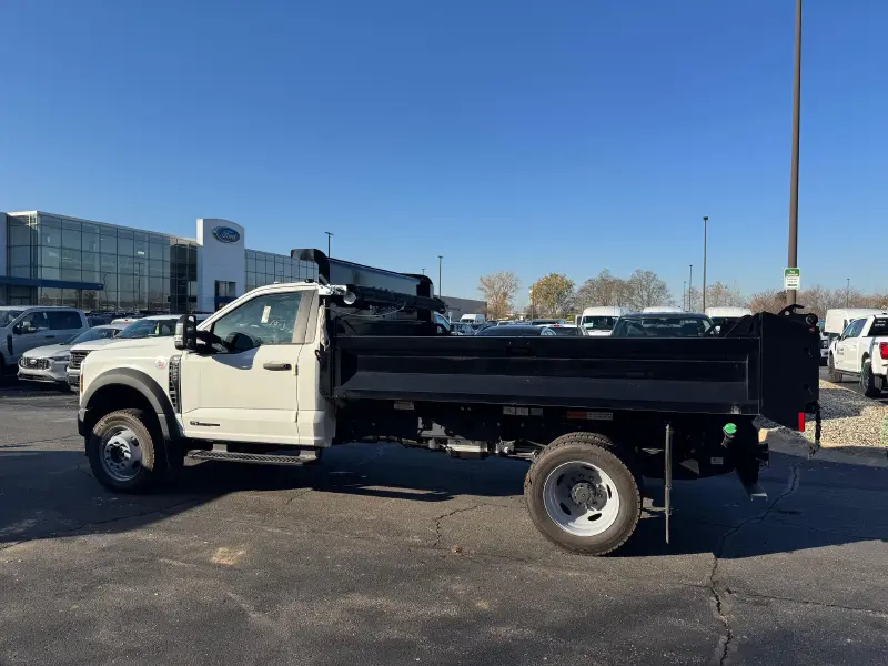 2025 FORD F550