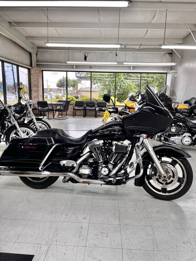 2011 Harley-Davidson ROAD GLIDE CUSTOM CUSTOM in Pasadena, TX