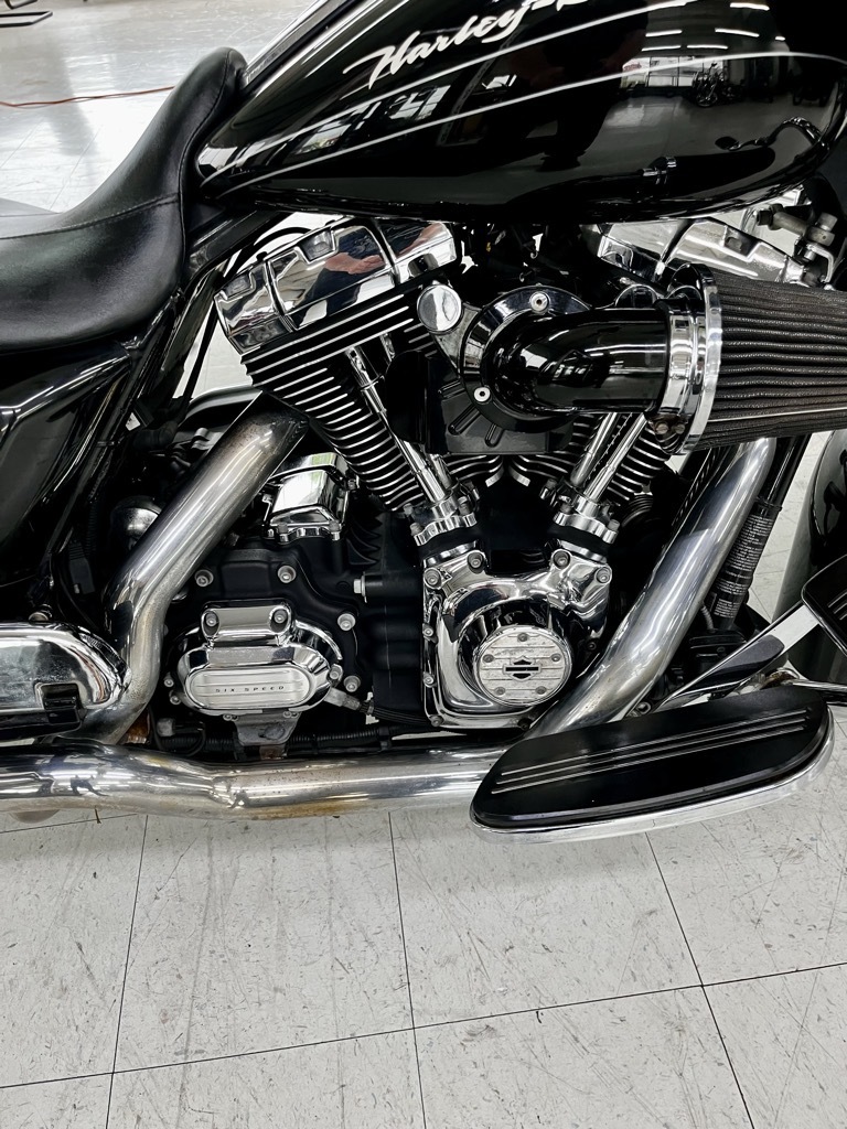 2011 Harley-Davidson ROAD GLIDE CUSTOM in pasadena TX