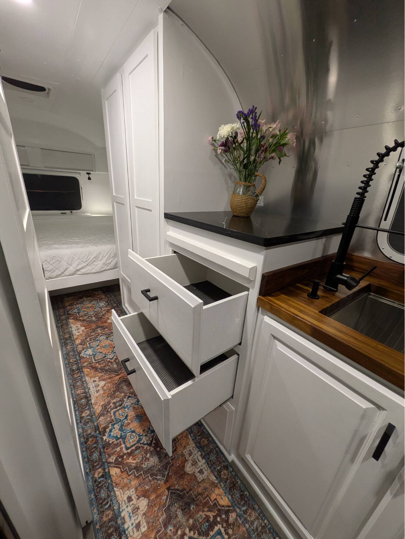 A photo of this 1988 Airstream EXCELLA 32