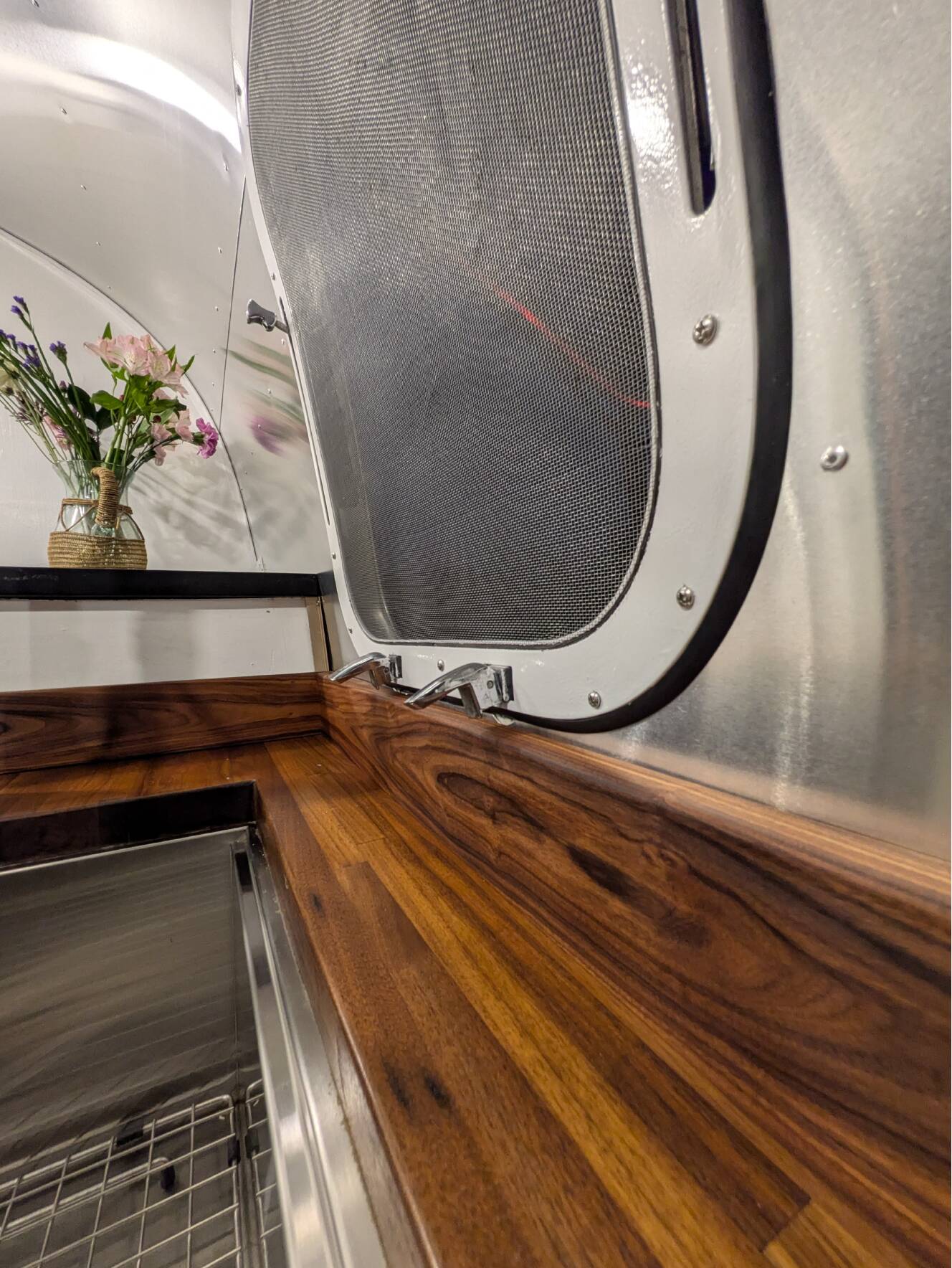 A photo of this 1988 Airstream EXCELLA 32