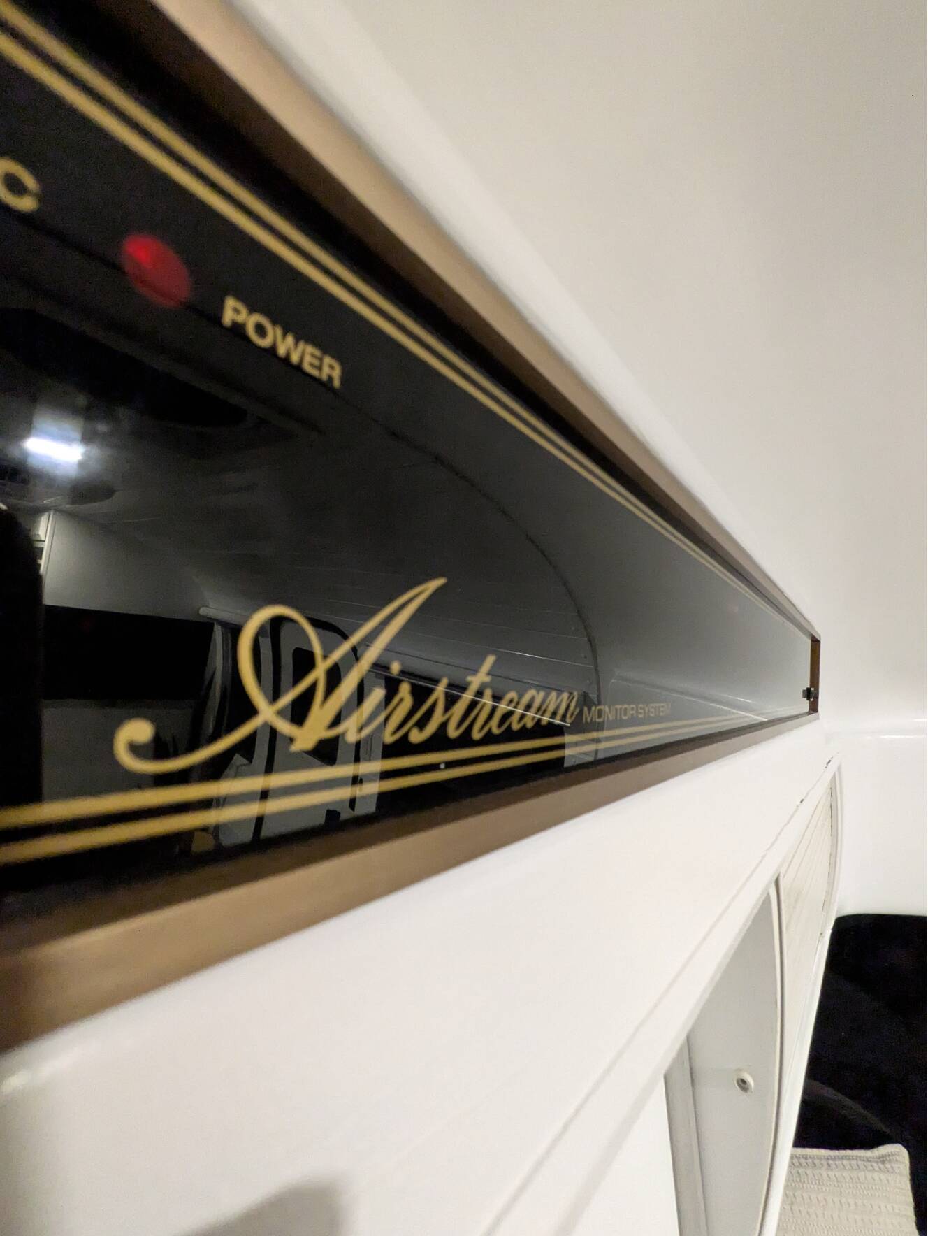 A photo of this 1988 Airstream EXCELLA 32