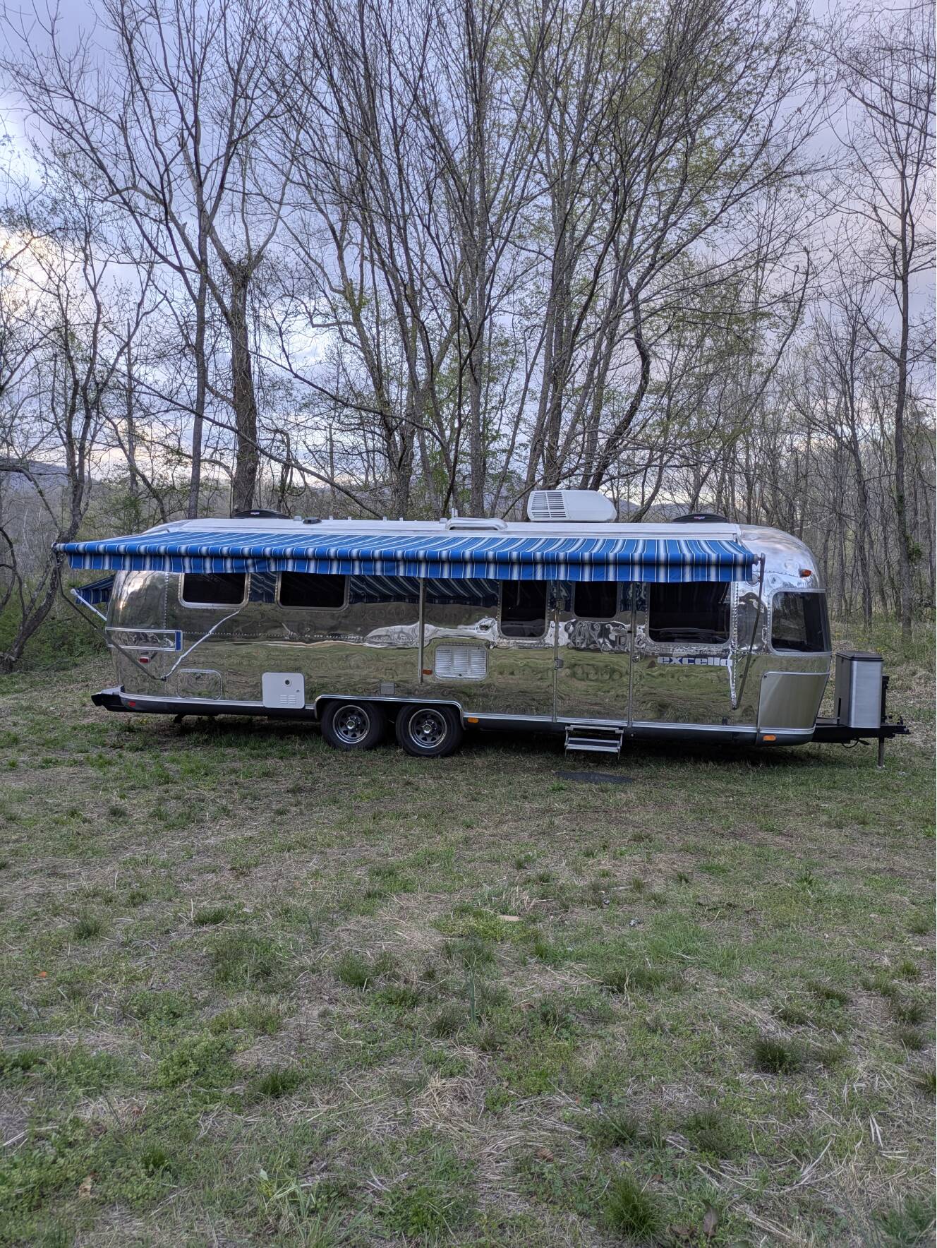 A photo of this 1988 Airstream EXCELLA 32