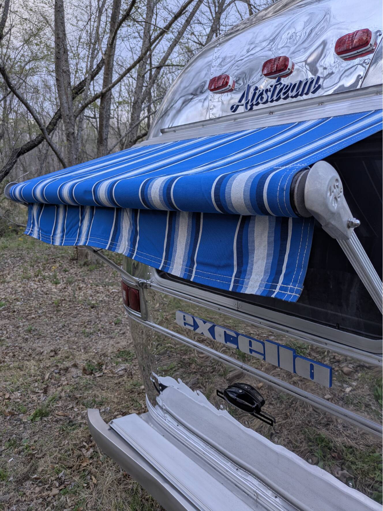 A photo of this 1988 Airstream EXCELLA 32
