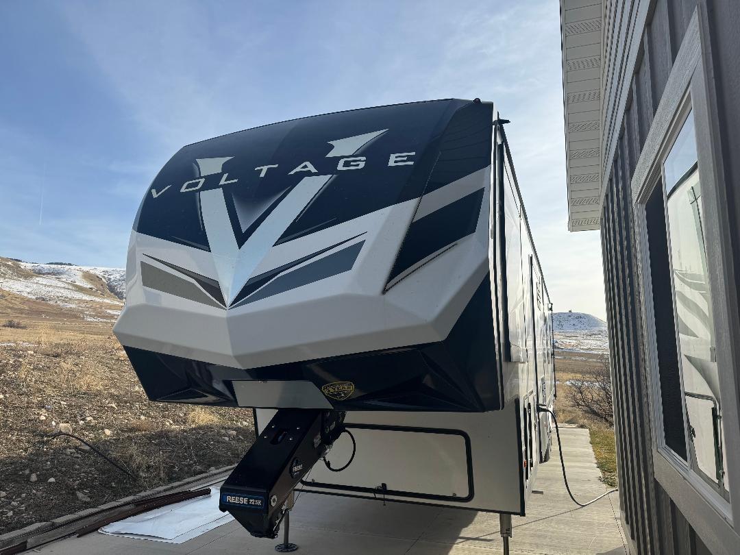 2022 Dutchmen VOLTAGE V SERIES 4250 in smithfield UT