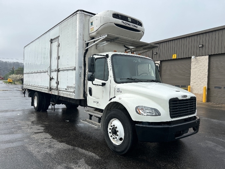2022 FREIGHTLINER BUSINESS CLASS M2 106 in Pittsburgh, PA