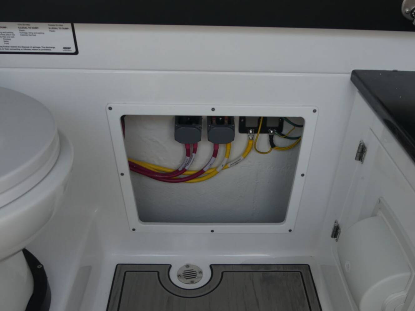 A photo of this 2026 Monterey Elite 25 OB