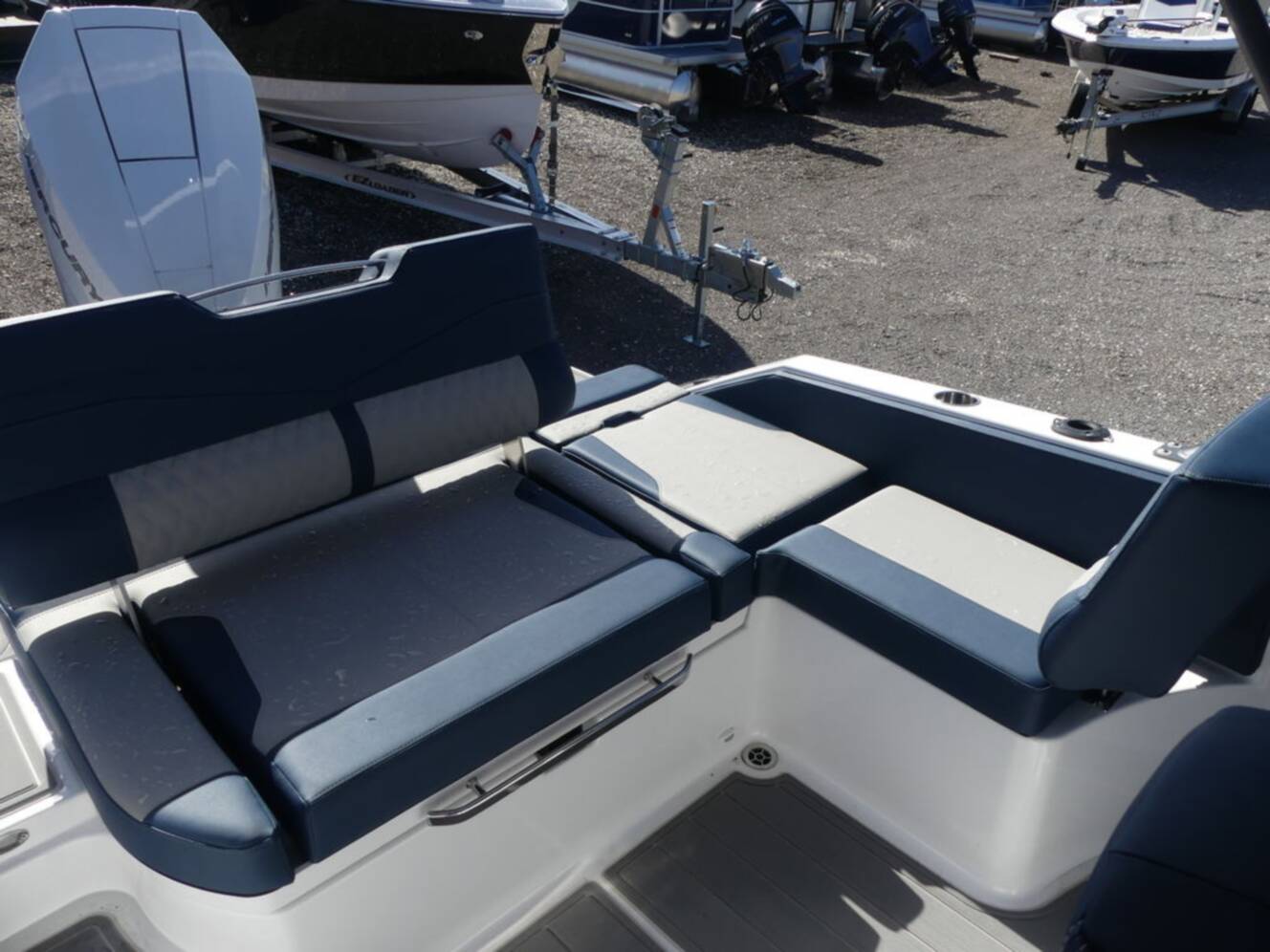 A photo of this 2026 Monterey Elite 25 OB