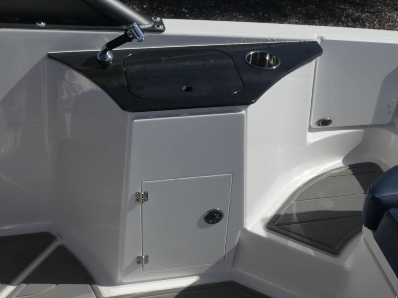 A photo of this 2026 Monterey Elite 25 OB