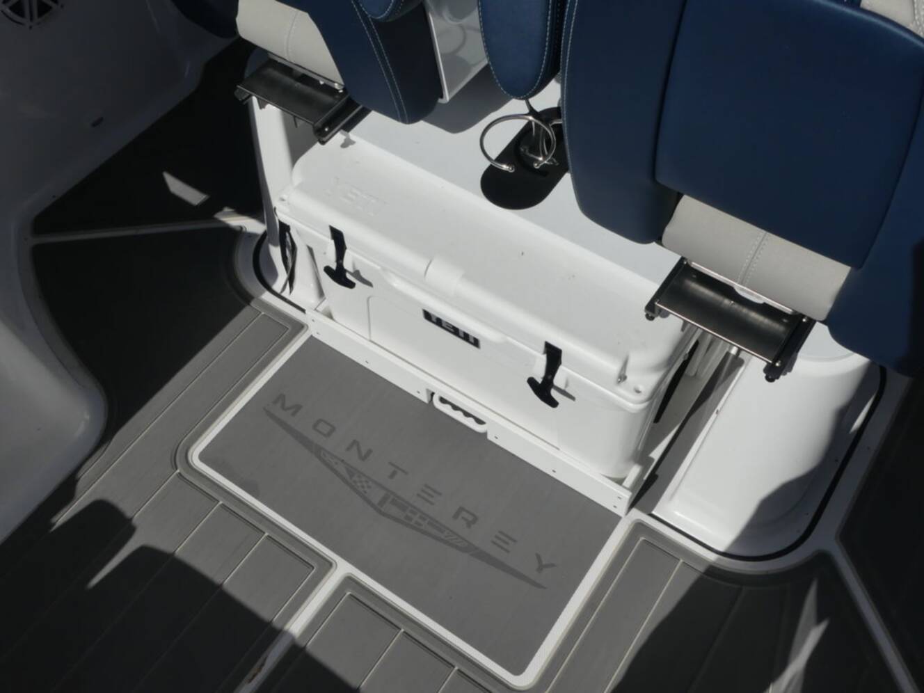 A photo of this 2026 Monterey Elite 25 OB