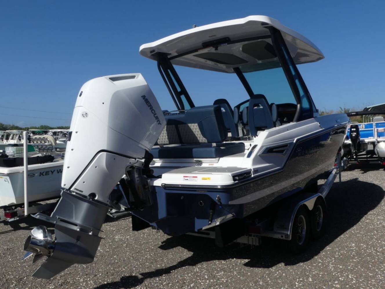 A photo of this 2026 Monterey Elite 25 OB