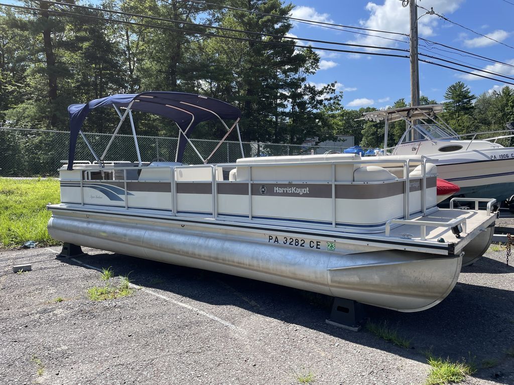 1999 Harris Super Sunliner 240 SL in tafton PA