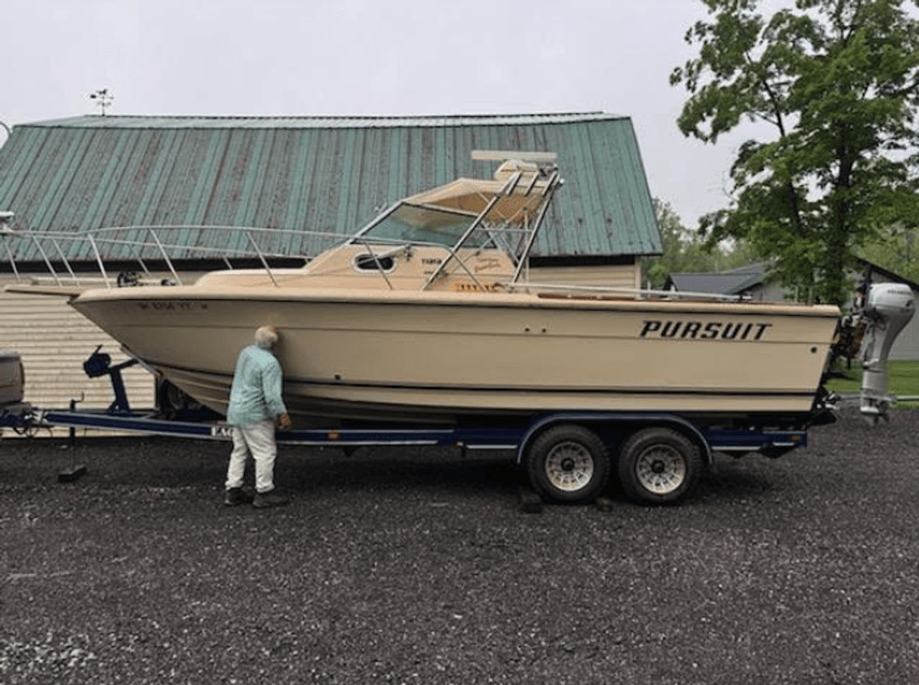 1987 Tiara Yachts Pursuit in middlefield OH
