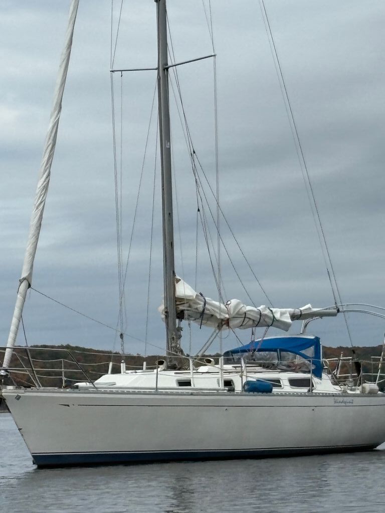 1984 Cal 33 in colechester VT