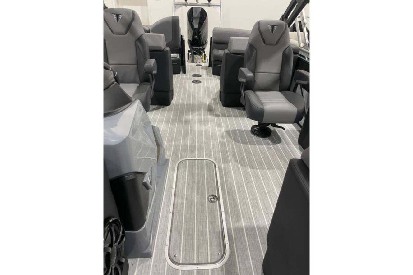 A photo of this 2025 Trifecta 23RF SS