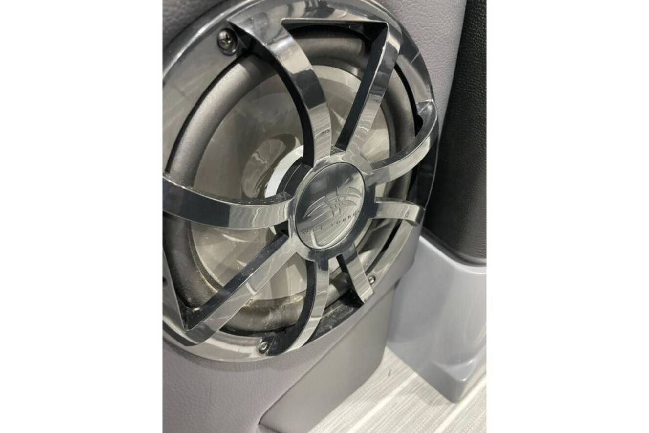 A photo of this 2025 Trifecta 23RF SS
