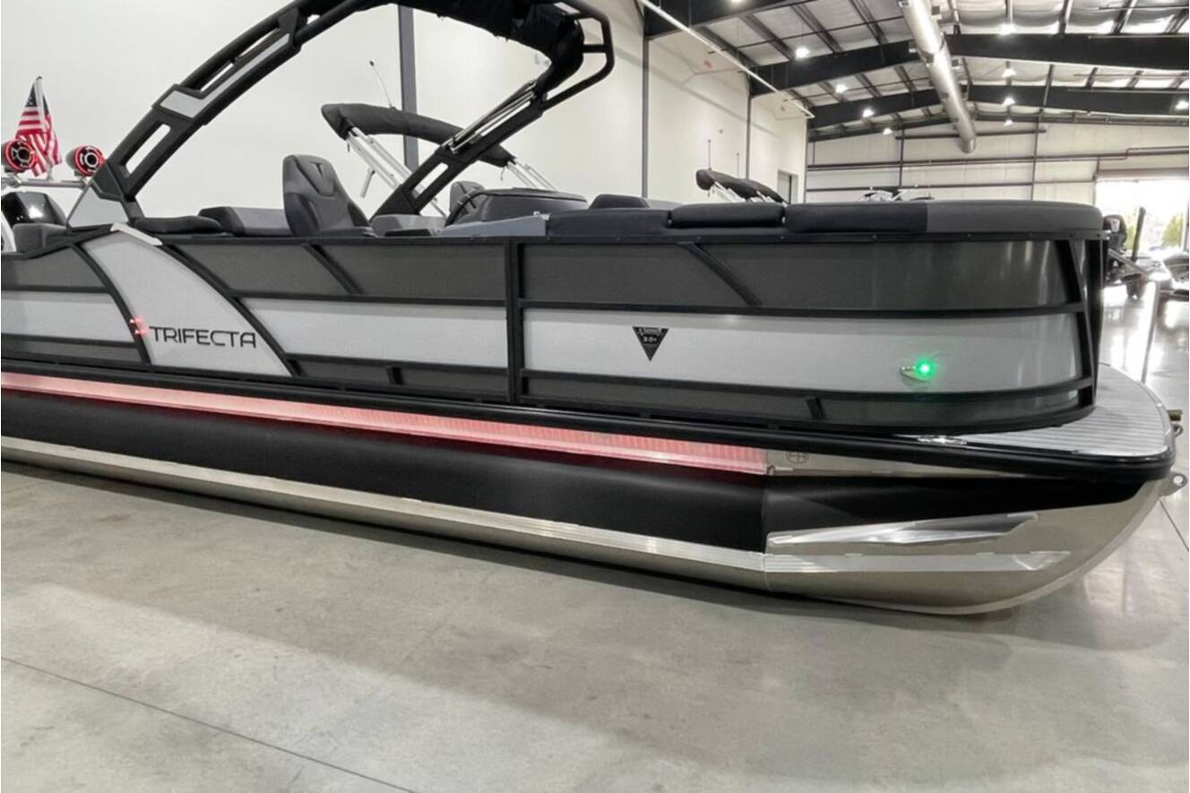 A photo of this 2025 Trifecta 23RF SS